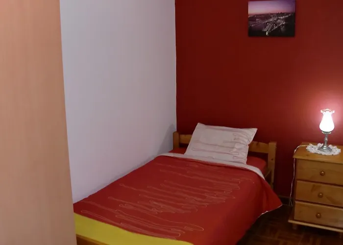 The Yellow House 3 Дом отдыха *