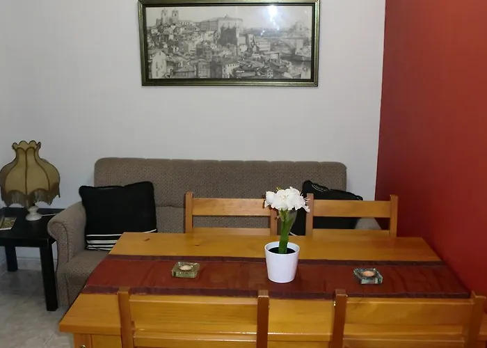 The Yellow House 3 *