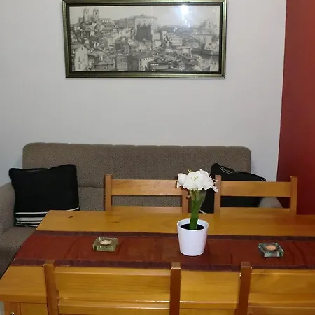 The Yellow House 3 *